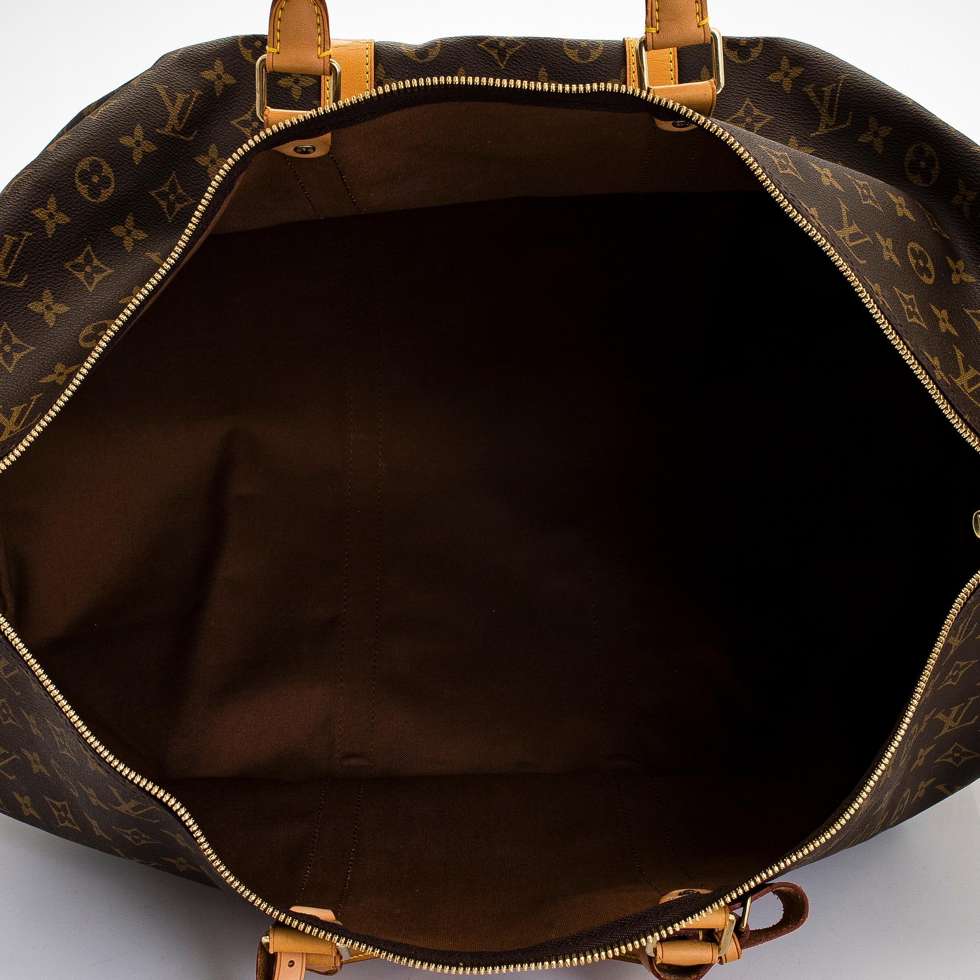 Louis Vuitton, a Monogram Canvas "Keepall 60 Bandoulière" weekend bag.