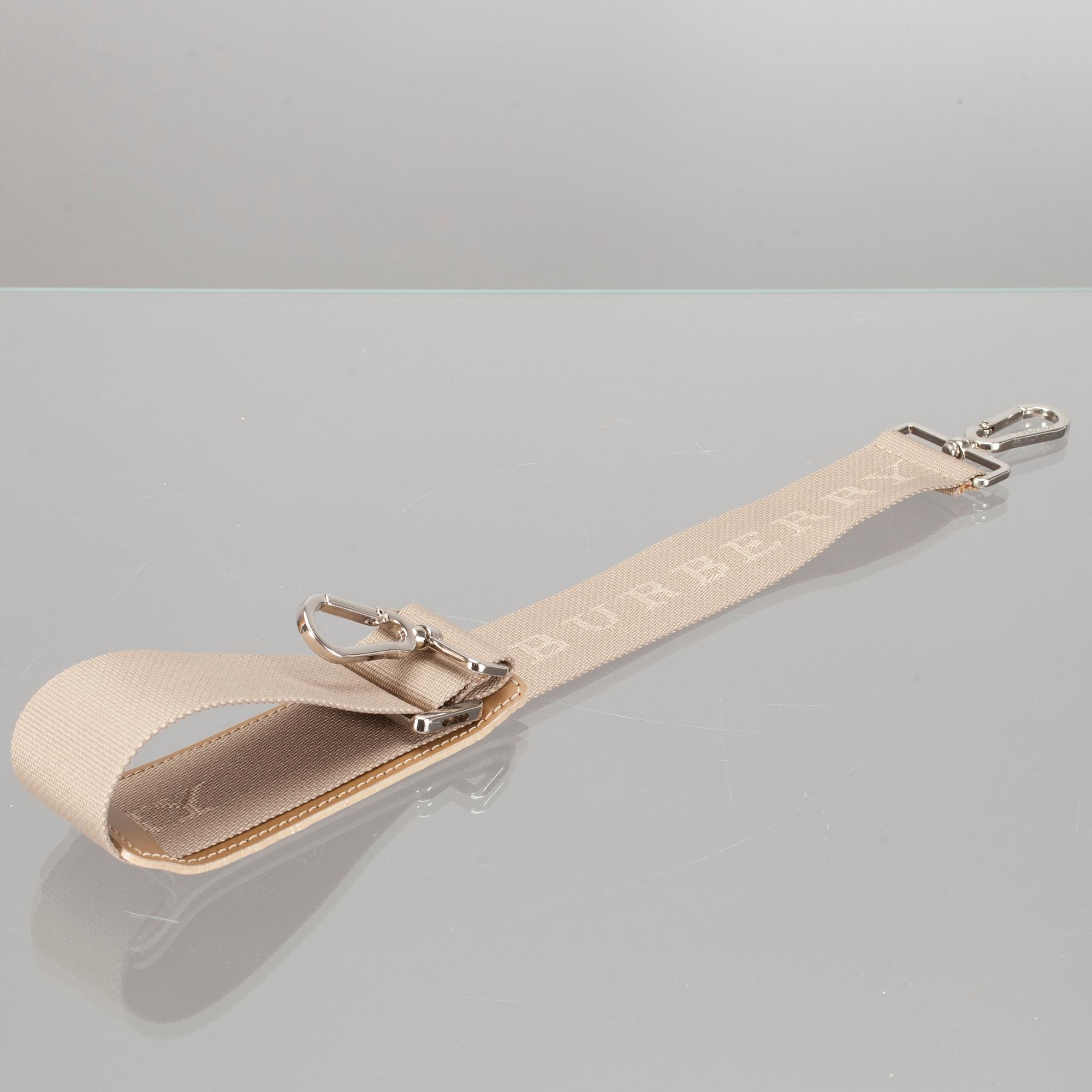 VÄSKA, "Convertible Clutch", Burberry.