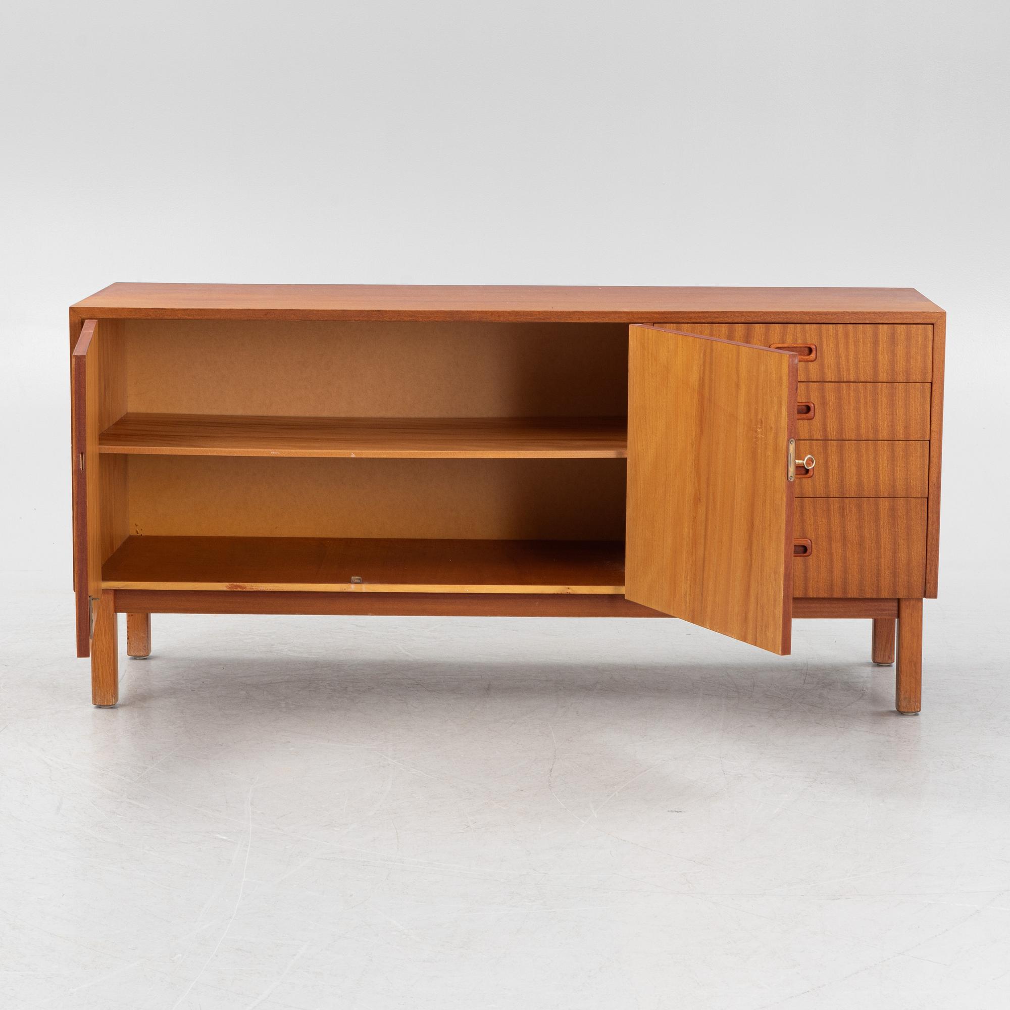 Sideboard, 1900-talets mitt.