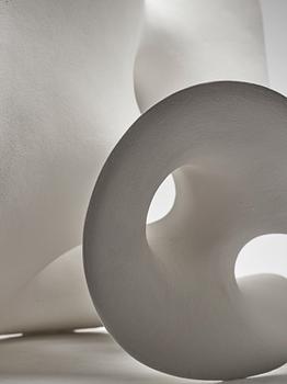 Eva Hild, a white stoneware sculpture, "Loop 649", Sweden 2005.