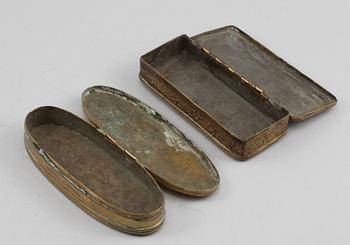 DOSOR, 2 st, mässing, 1700/1800-tal.
