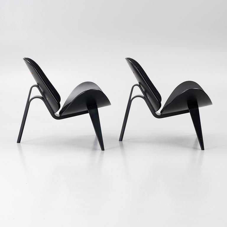Hans J. Wegner, Fåtöljer, ett par, CH07, "Shell Chair", Carl Hansen, Danmark.