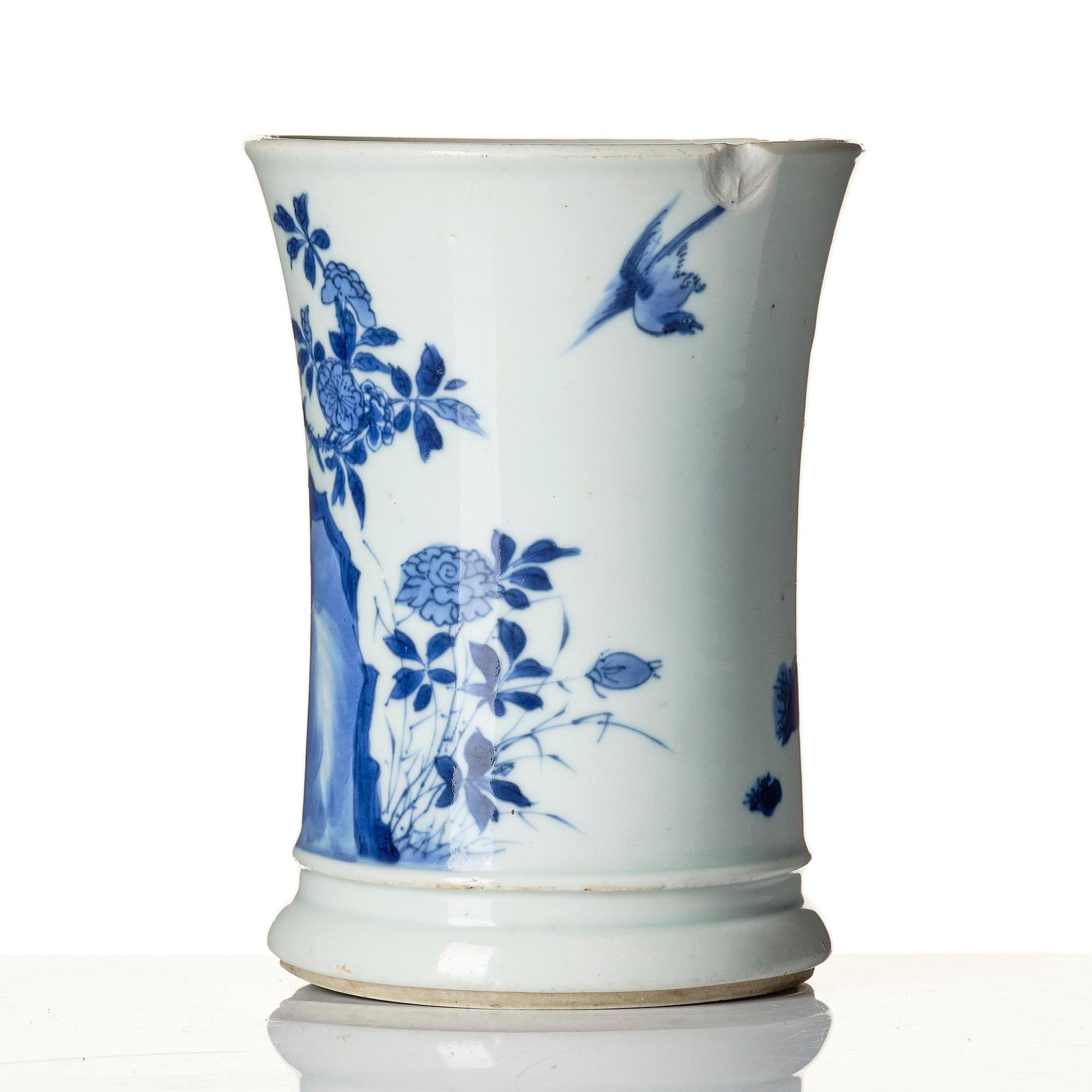 Penselställ, porslin. Qingdynastin, Kangxi (1662-1722).