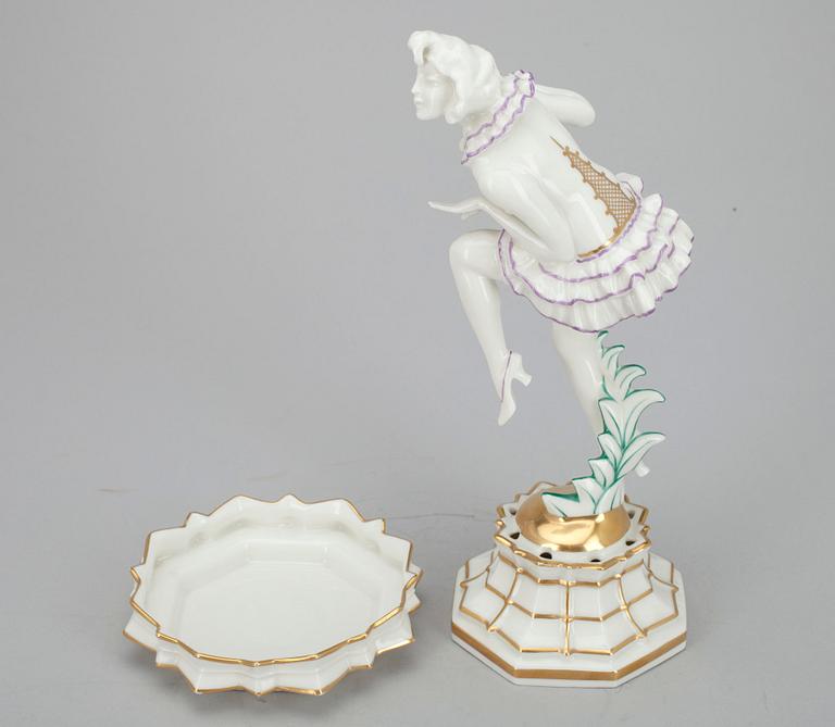 FIGURIN, porslin, Hutchenreuther Selb-Bavaria, Abteilung für Kunst, sign. K.Tutter. 1900-tal.