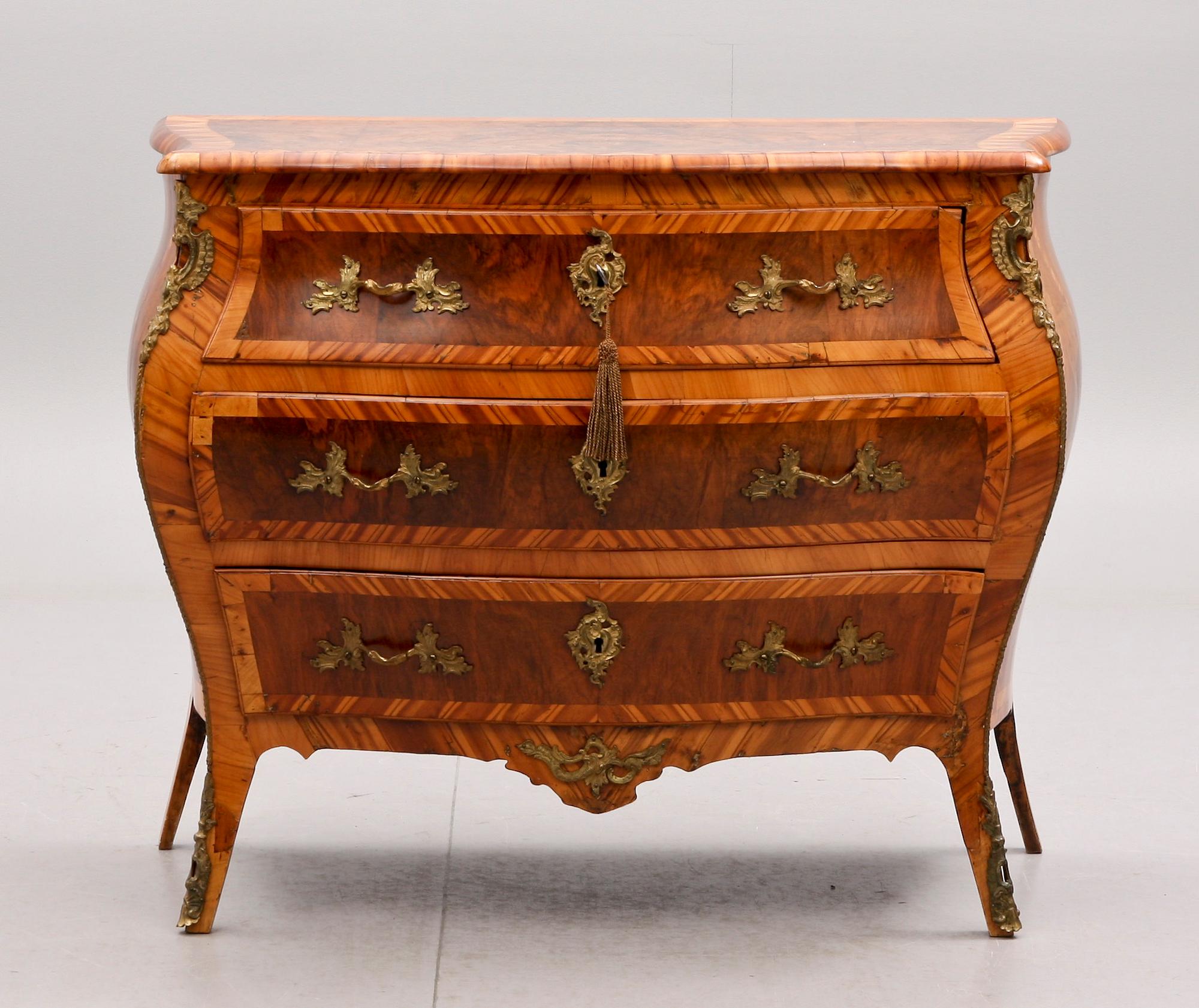 BYRÅ, rokoko, svensk 1700-talets andra hälft.