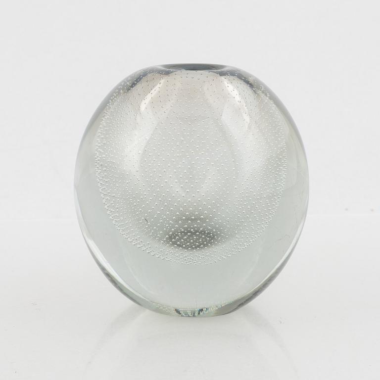 Gunnel Nyman, vase, Nuutajärvi Notsjö, Finland, 1953.