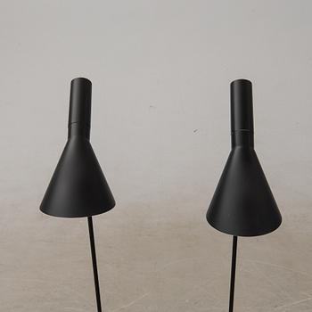 Arne Jacobsen, golvlampor 1 par, "AJ" för Louis Poulsen, Danmark.