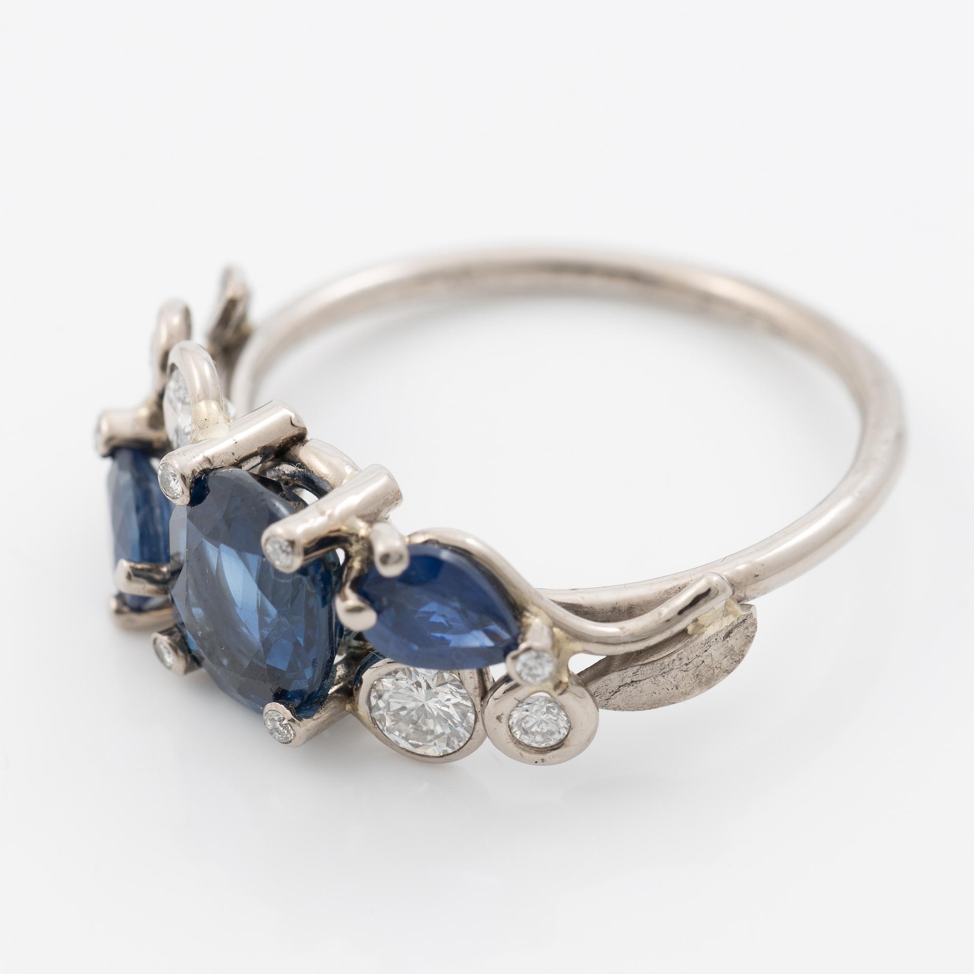 Ring, Mandelstam, 18K white gold with sapphires and brilliant-cut diamonds.