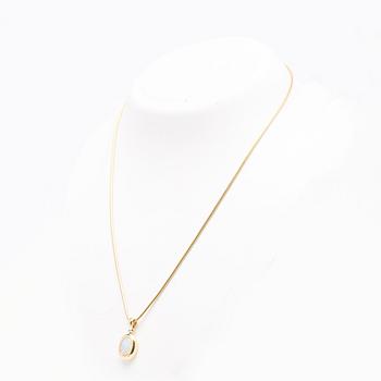 Necklace, 18k gold with opal.