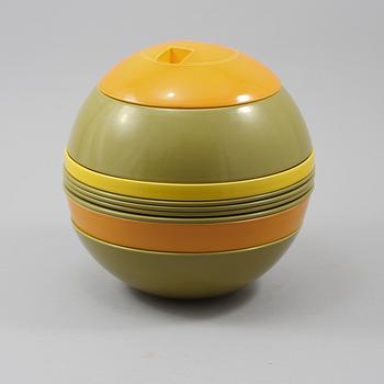 SERVISDELAR, 18 st, flintgods, "La Boule Avant Garde", Helen von Boch, Villeroy & Boch, formgiven 1971.