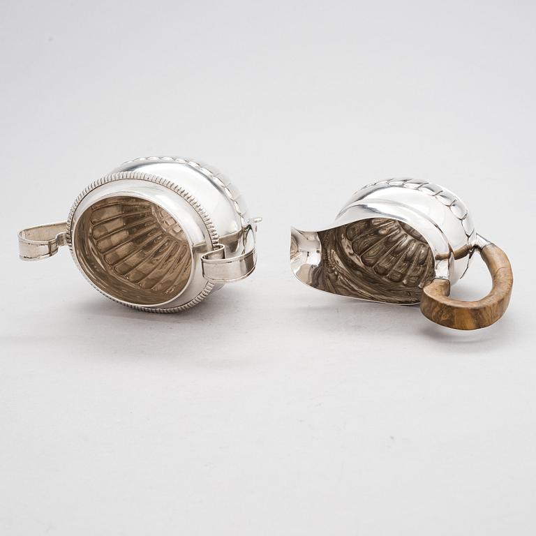 A cream jug and a sugar bowl, maker's mark of Petter Turulin, Sortavala 1824 and 1827.