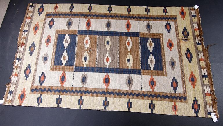MATTA, röllakan, Märta Måås Fjetterström. Märkt MMF. 151 x 252.