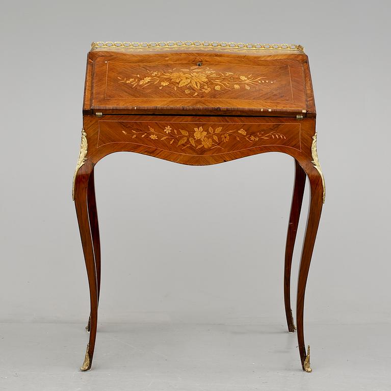 DAMARBETSBORD, rokokostil, 1900-tal.
