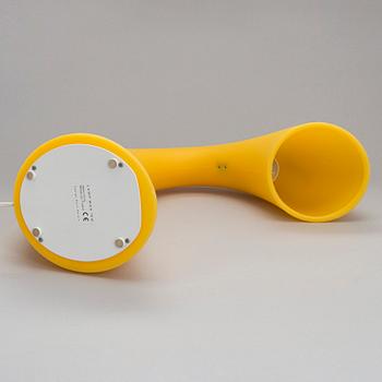 Eero Aarnio, pöytävalaisin "Swan" Melaja Oy, 2007.