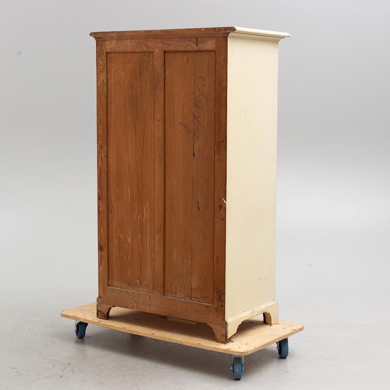 A Jugend dresser from Nordiska Kompaniet,  early 20th century.