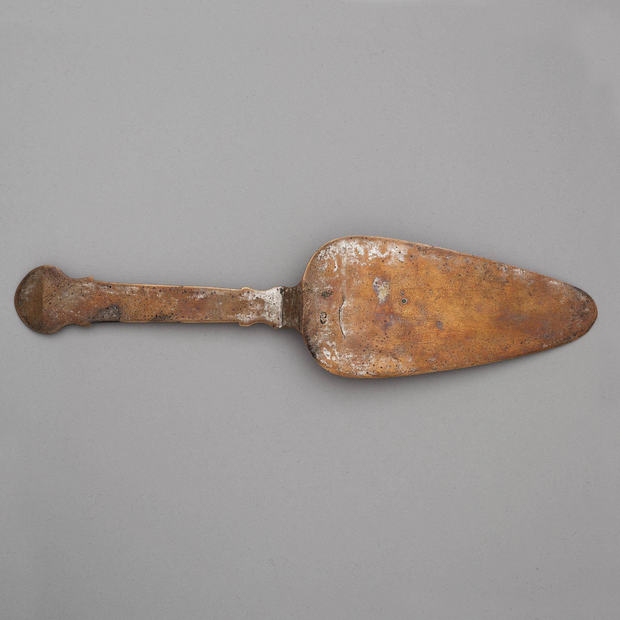 TÅRTSPADE, av mästersmed Isak Gråsten (1770-1821), Wedevågs bruk.