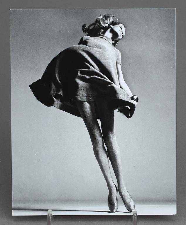 INVITATIONCARDS / INBJUDNINGSKORT, 3 st,  "Murals & Portraits", "Avedon Women, "Avedon" ,Gagosian Gallery, New York.