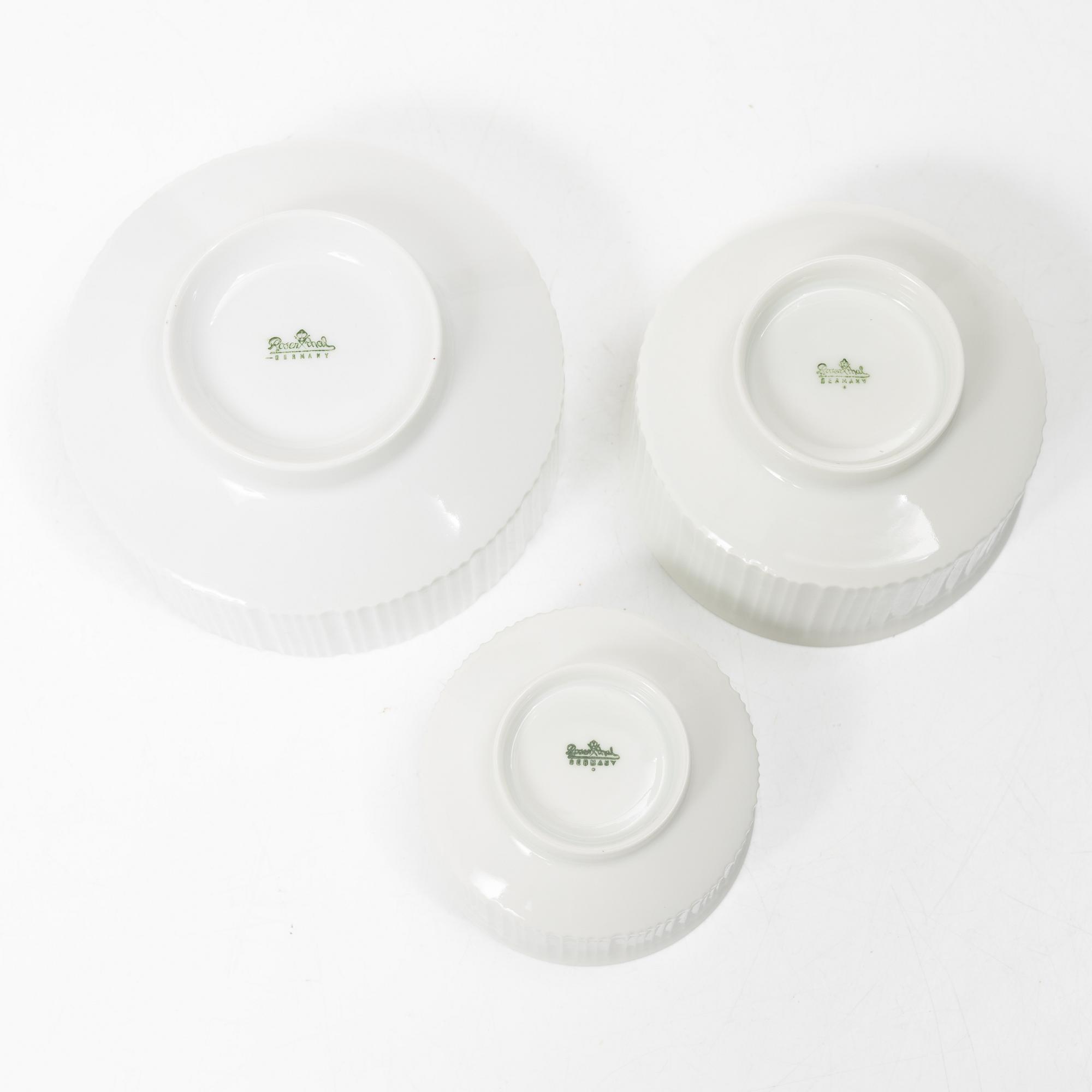 Tapio Wirkkala, A dinner service, 81 pieces, porcelain, “Variation”, Rosenthal Studio-line, designed in 1962.
