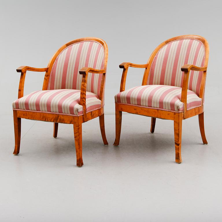 FÅTÖLJER, 1 par, 1900-talets första hälft.