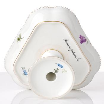 Kakfat, porslin. Royal Copenhagen, "Flora Danica", Danmark, 1900-tal.