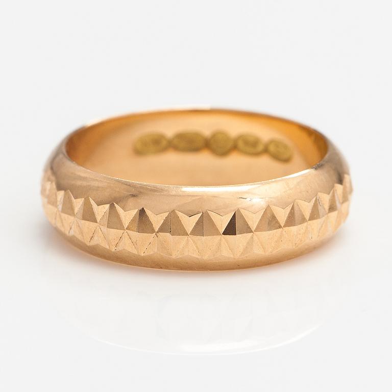 An 18K gold ring. Westerback, Helsinki 1971.