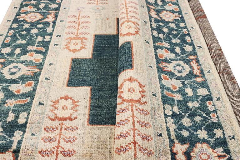 A Mamluk carpet, c. 307 x 237 cm.