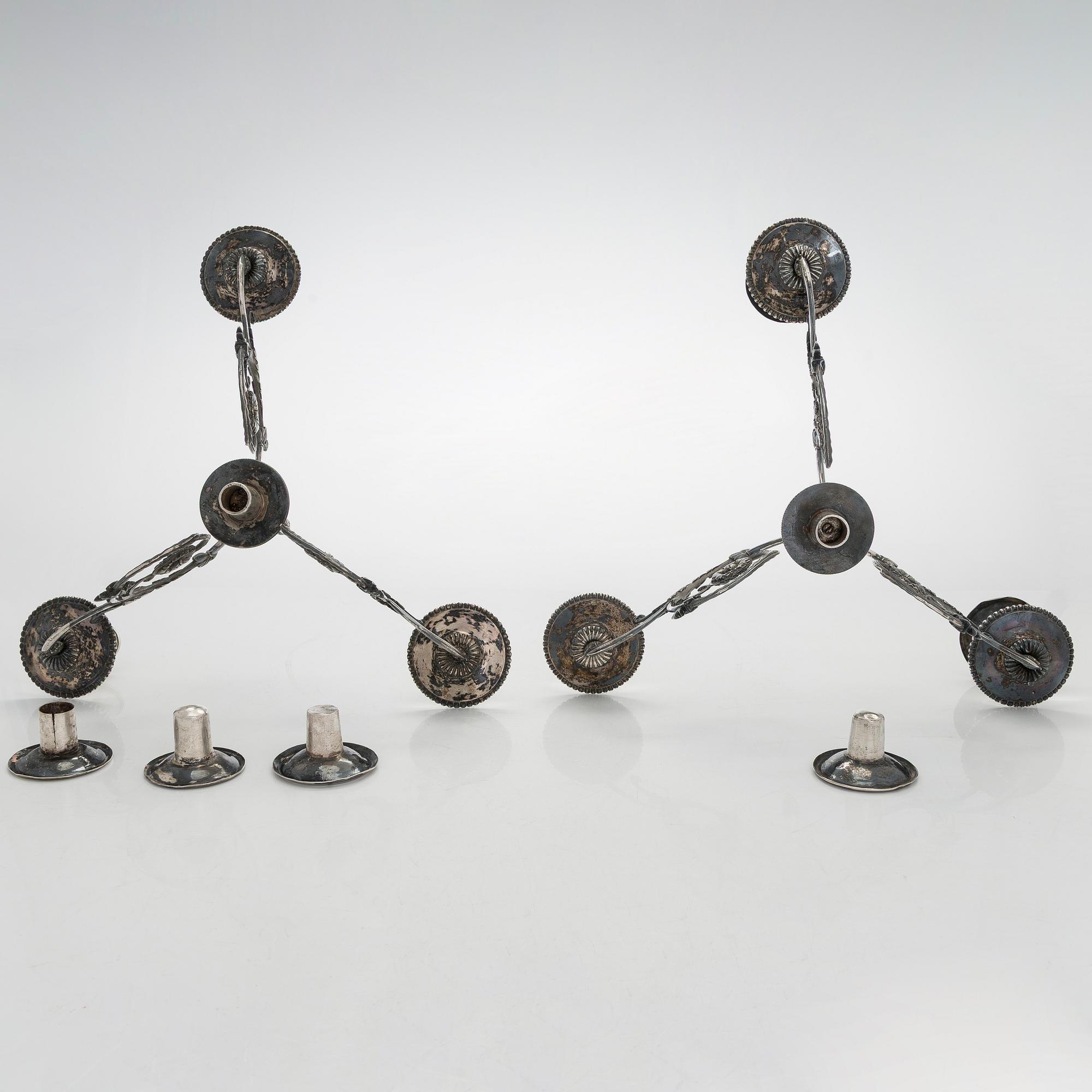 Pehr och Adolf Zethelius, kandelabrar, ett par, silver, Stockholm 1797 och 1824. Empire.
