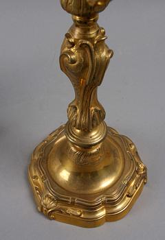 KANDELABRAR, ett par, nyrokoko, 1800/1900-tal.
