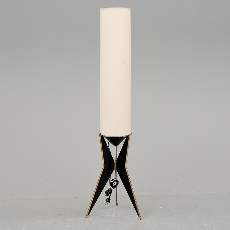 GOLVLAMPA, 1900-talets mitt.