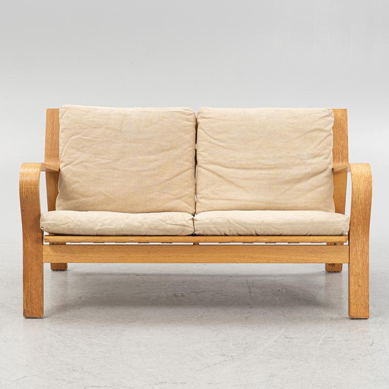 A Hans J Wegner sofa, "GE-271", Getama, Denmark.
