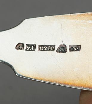 SOCKERSKÅL på fot, silver, Anders Lundqvist, Stockholm. 1841. Total vikt ca 900 gram.