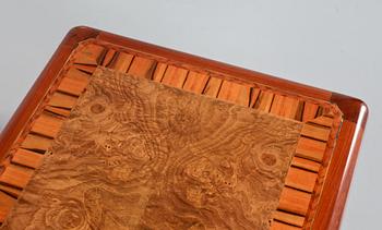 SIDEBORD, ett par, Argentina, 1900-talets senare del.
