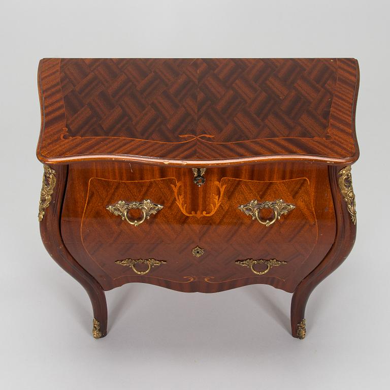A late 20th century drawer.