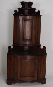 HÖRNSKÅP, 1700/1800-tal.