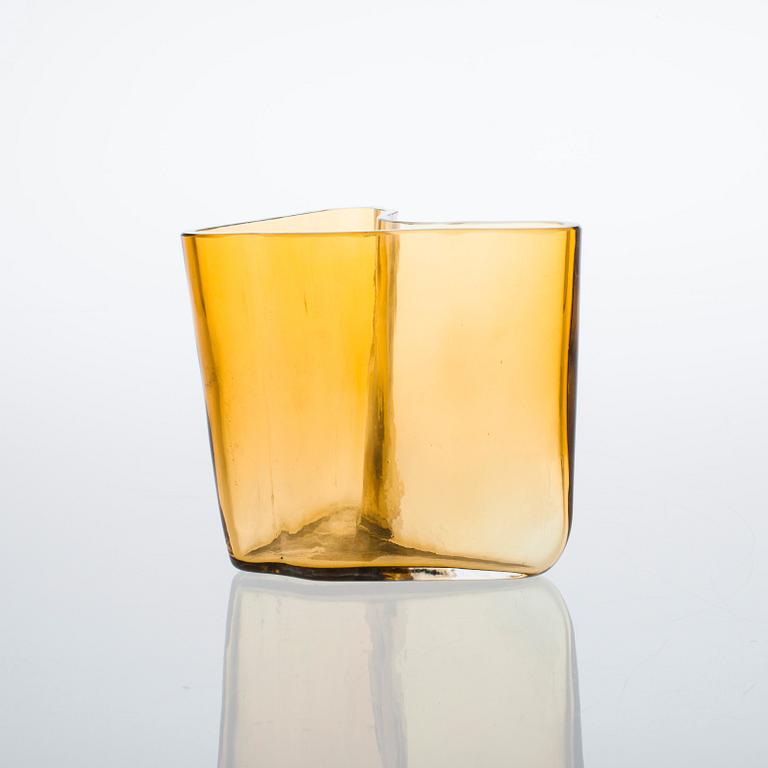 Alvar Aalto, A VASE.