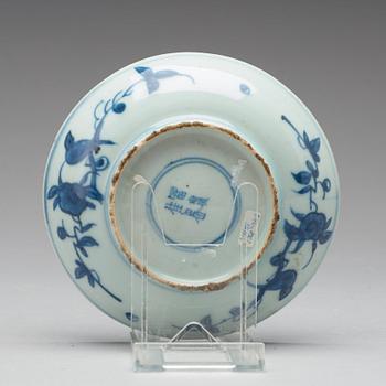 A set of 10 (9+1) blue and white dishes, Ming dynasty, Tianqi/Chongzhen.