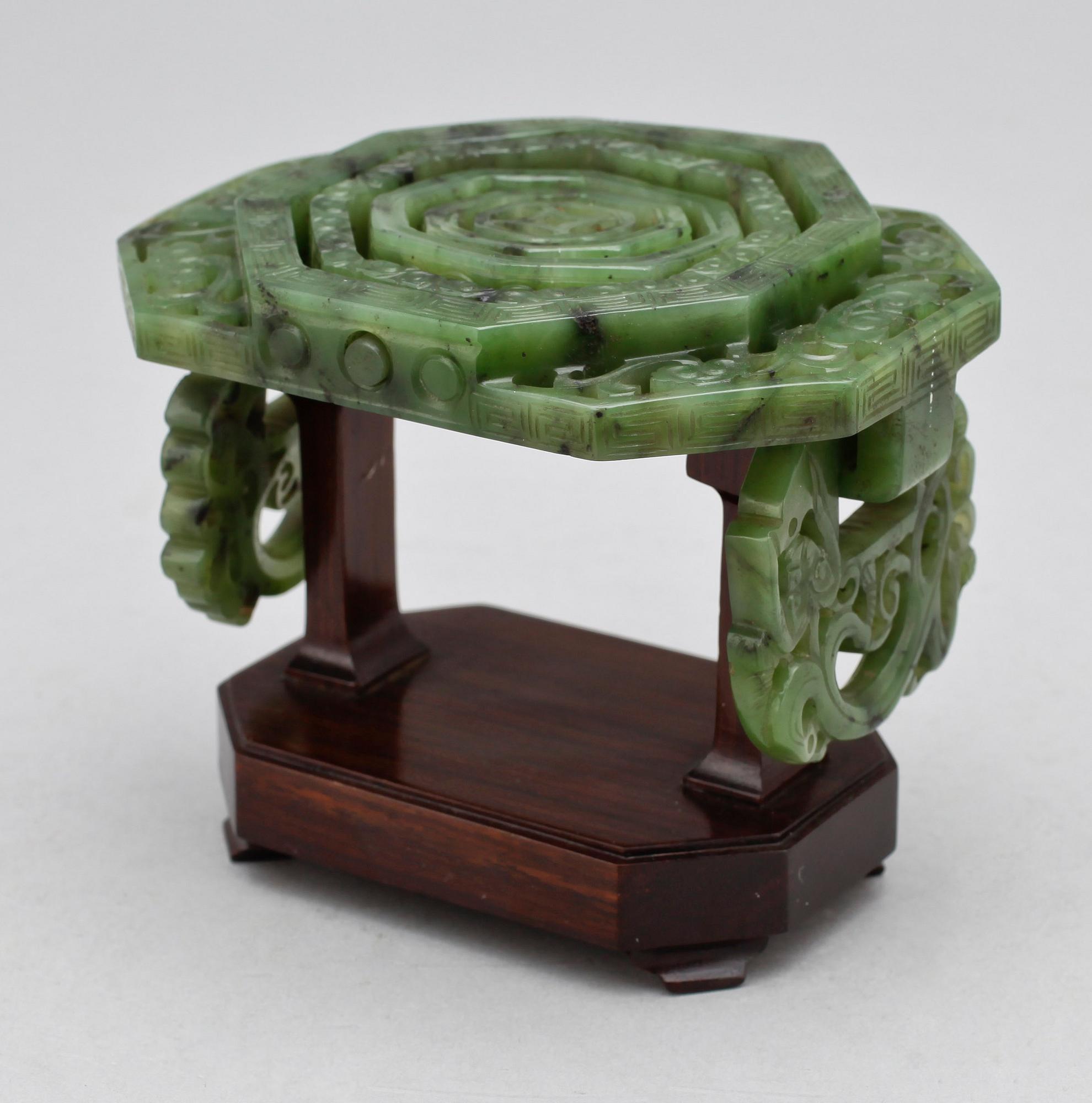 BÄLTESPÄNNE, nefrit, Kina, sen Qing, 1800/1900-tal.