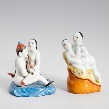 FIGURER, 2 st, porslin, Kina, 1900-tal.