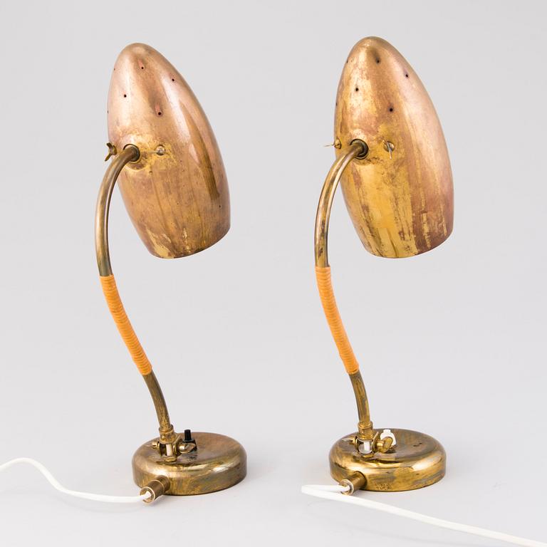 MAURI ALMARI, two mid 20th century '61043' table lamps for Idman.