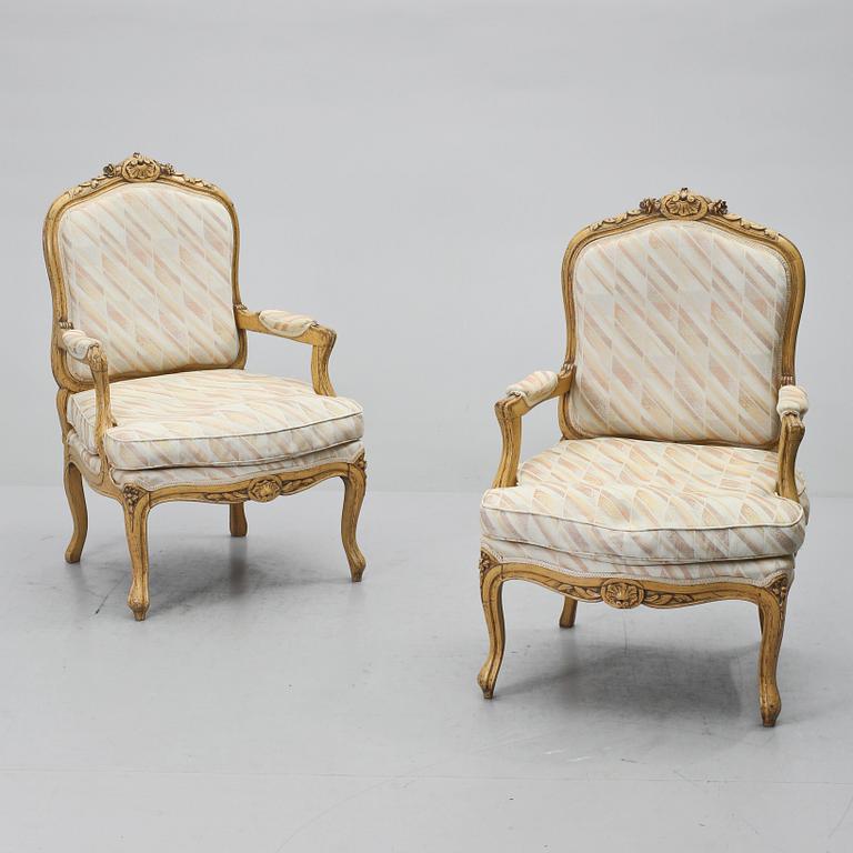 KARMSTOLAR, ett par, Louis XV-stil, omkring sekelskiftet 1900.