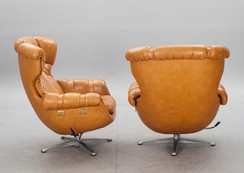 FÅTÖLJER, ett par, 1970-tal.