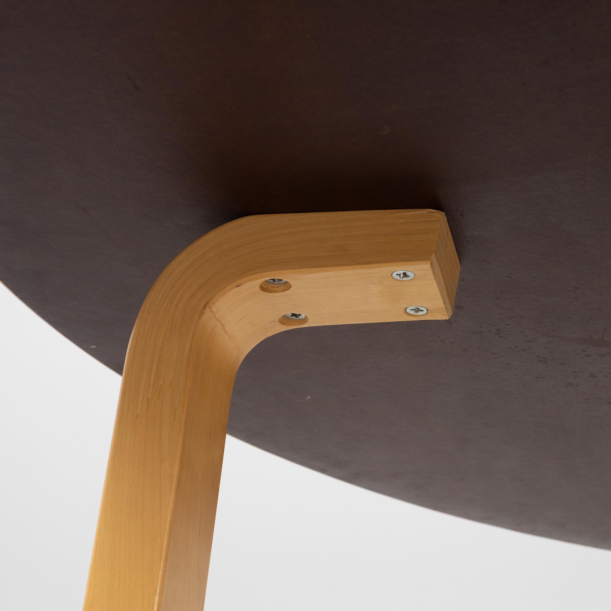 Alvar Aalto, a model 91 dining table, Artek, Finland.