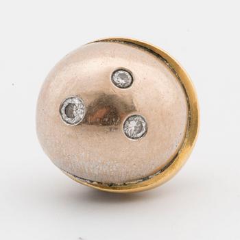 OLE LYNGGAARD, bead clasp with brilliant-cut diamonds ca 0.10 cts.