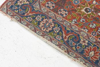 An antique Mahal rug, c.. 178 x 132 cm.