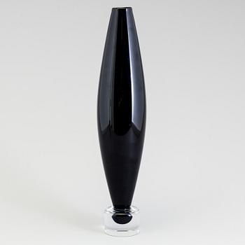 A glass vase designed by Matz Borgström for Orrefors, signed and numbered. Second haöf of the 20th century.