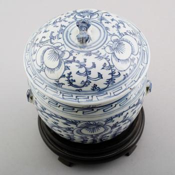 VASER, 3 st samt LOCKSKÅL, porslin, ostindiska, 1800-/1900-tal.
