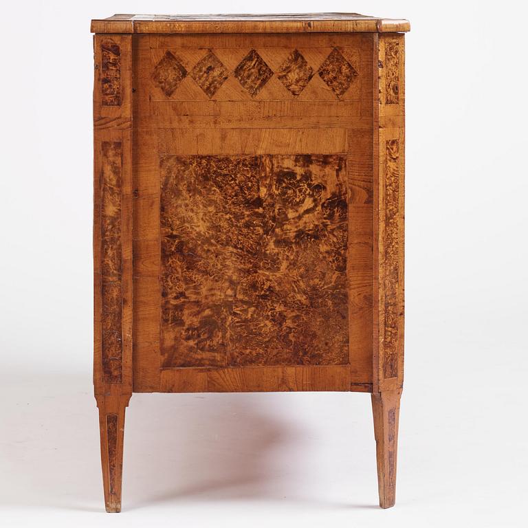 A late Gustavian burr alder-veneered commode, Mälardalen, late 18th century.