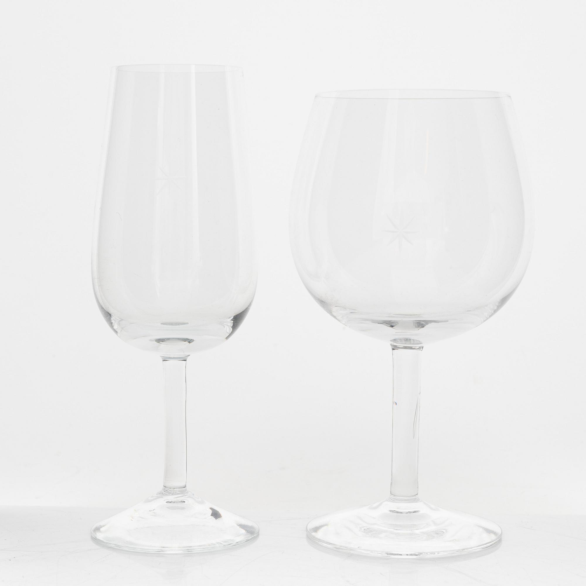 Signe Persson-Melin, a 19 pcs 'Bouquet' glass service, Kosta Boda.