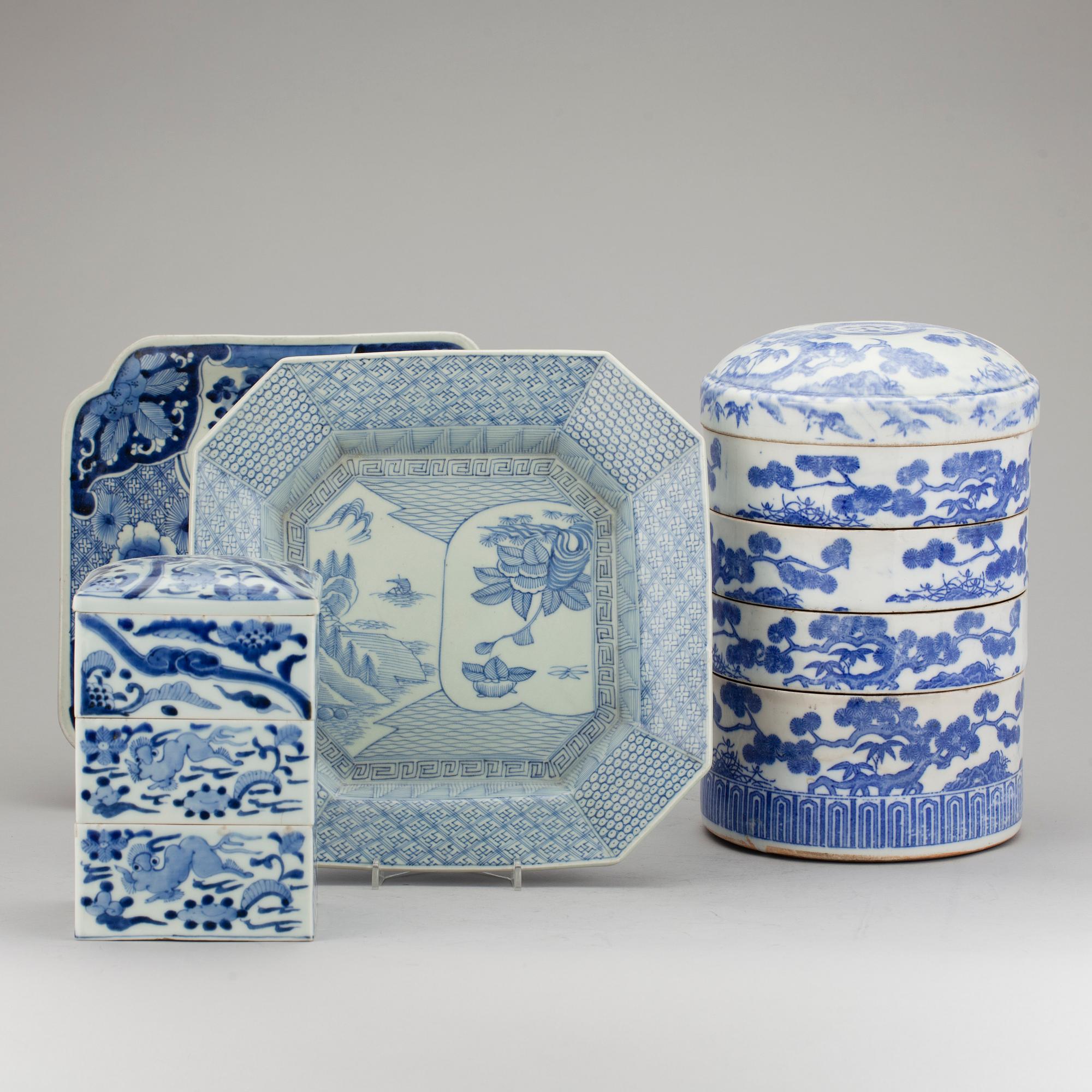 PARTI PORSLIN, 4 delar. Japan, 1900-talets första hälft.