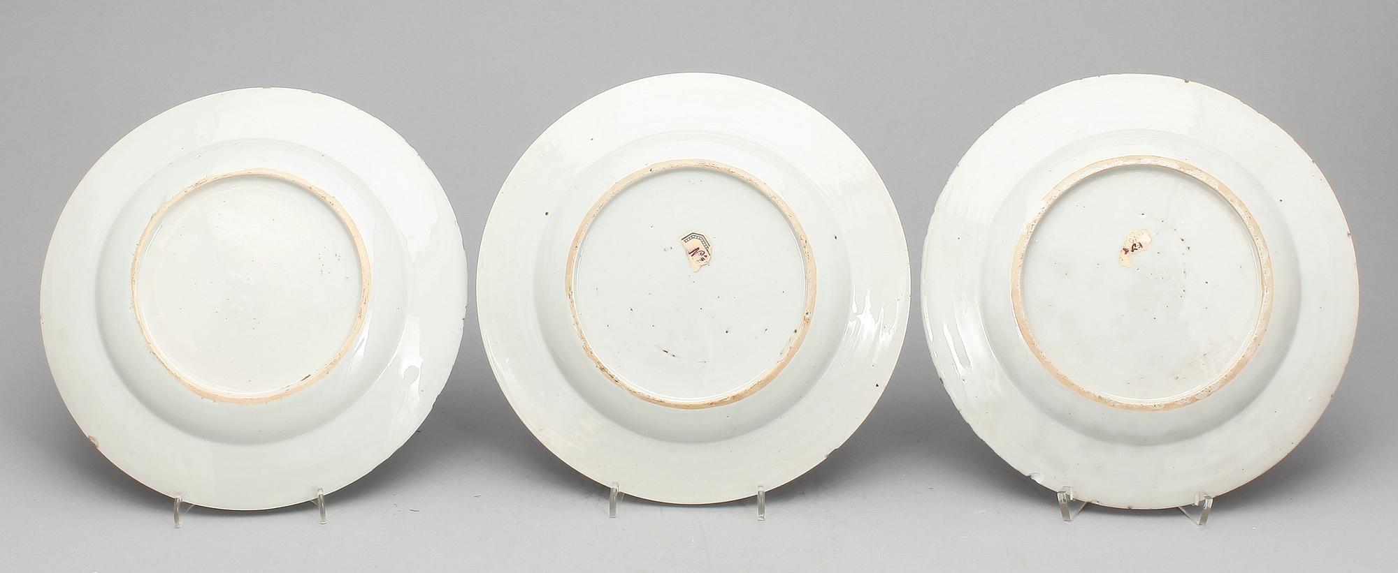 TALLRIKAR, 3 st, porslin, Kina, 1700-tal.